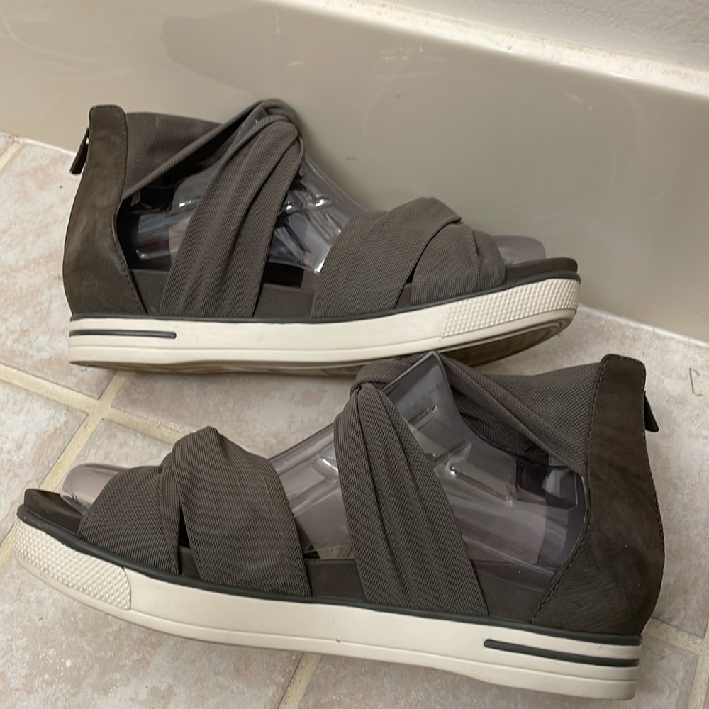 Eileen Fisher Zanya Wedge Sandal size 7.5